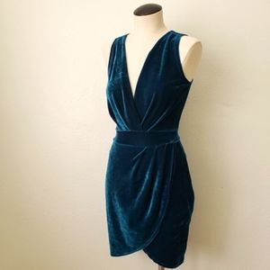 Charlotte Russe | Dresses | Charlotte Russe Emeral Green Velveteen Sleeveless Dress | Poshmark Charlotte Russe | Dresses | Charlotte Russe Emeral Green Velveteen Sleeveless Dress | Poshmark